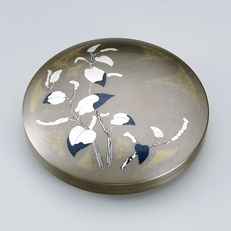 photo Covered Vessel with Lizard's Tail Design and Wire Inlay