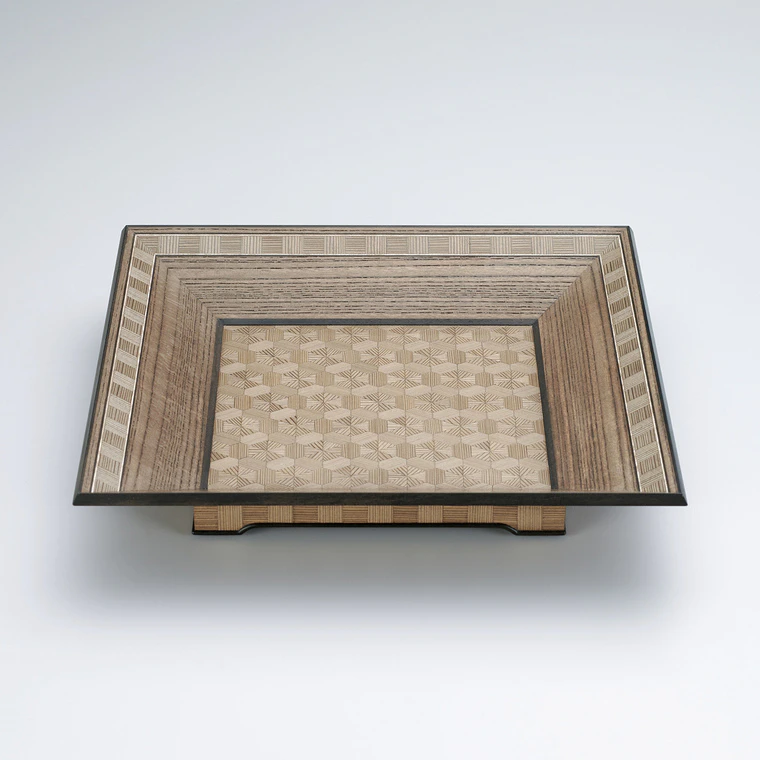 photo Square Tray of Jindai Zelkova and Jindai Cedar Wood with Marquetry Decoration