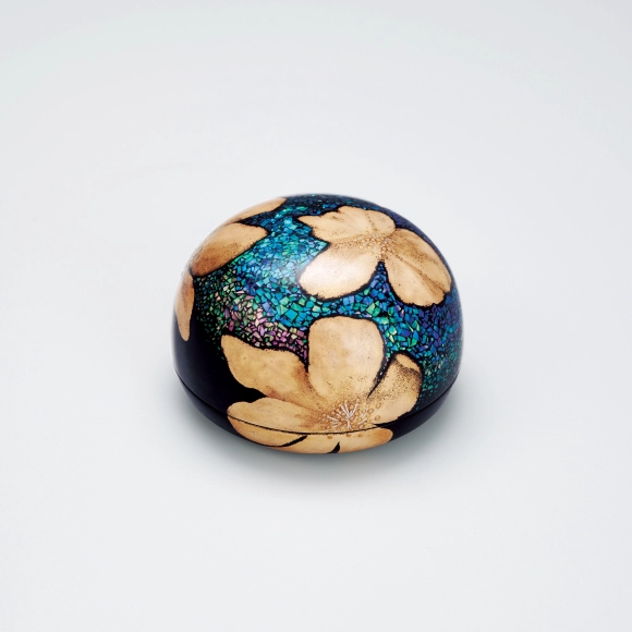 蒔絵香合「山茶花」