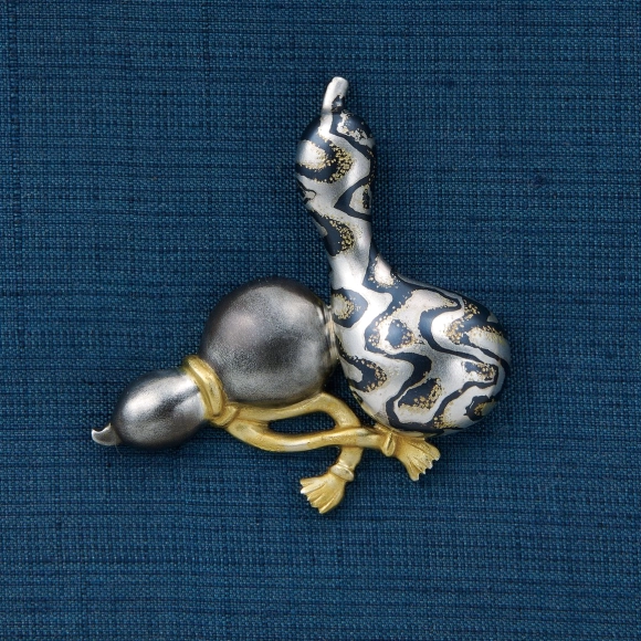 Metal Fitting in Shape of Gourd