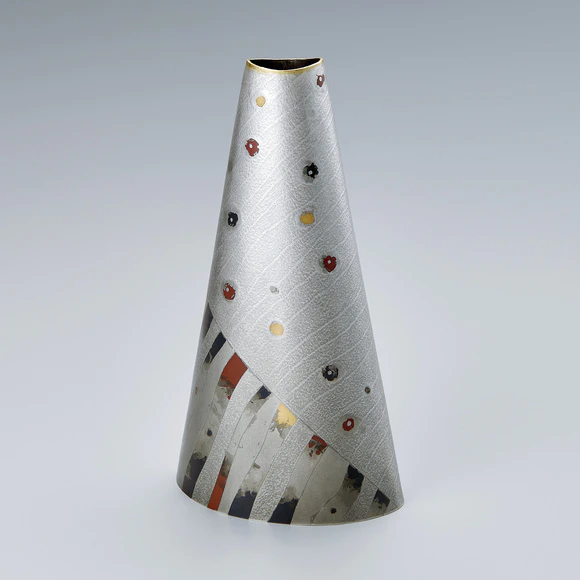 Flower Vessel with Stirred Design "Far in the Distance"