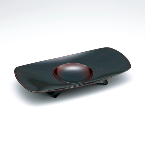 Kanshitsu Serving Dish with Flowing Water Design