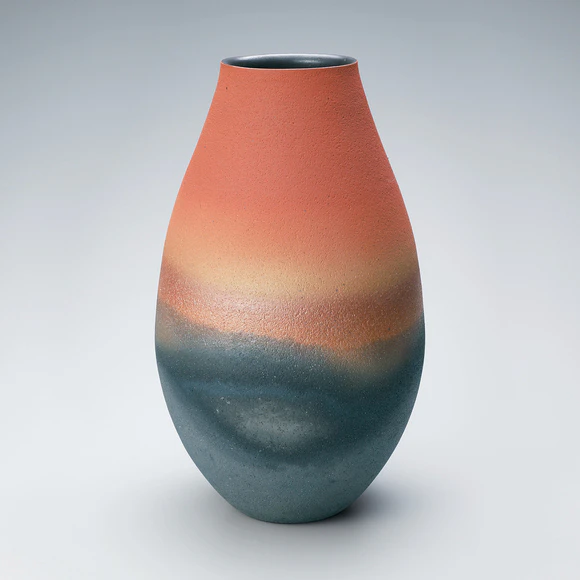 Vessel with color decoration