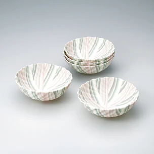 Set of translucent marbled ware bowls 