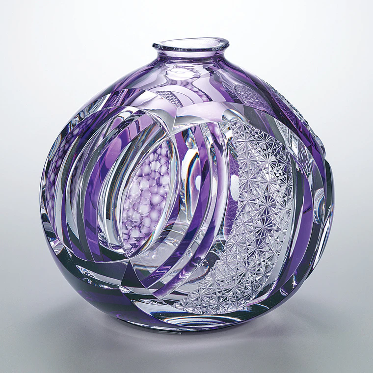 photo Cased glass flower vase with incised decoration "Murasakimaru"