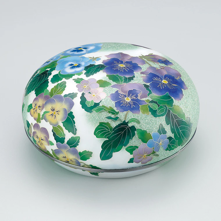photo Cloisonne Covered Vessel "Yuchoka (Pansy)"