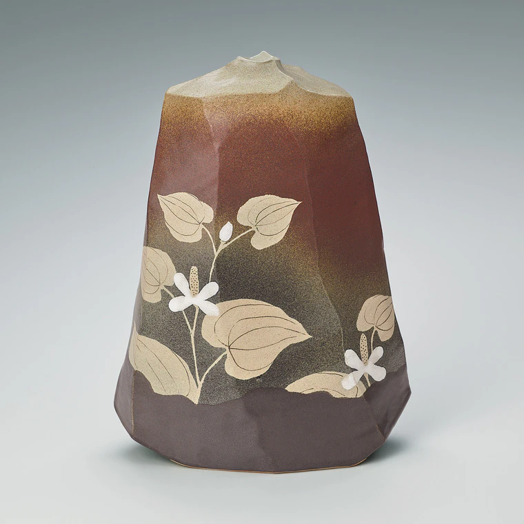 photo Faceted Flower Vase with Dokudami (Houttuynia) Design