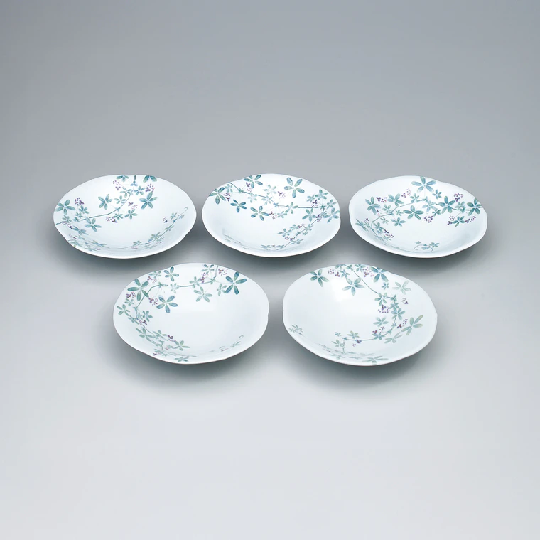 photo Set of Plates with Overglaze Enamel and Akebia Design
