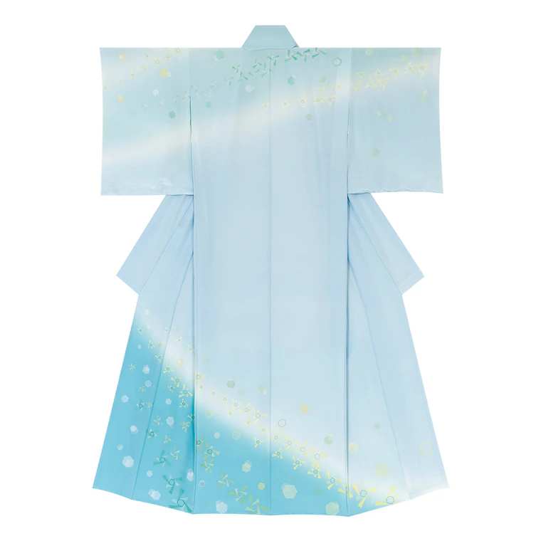 photo Formal Kimono with Wmbroidery "Sayakeki Umi (Clear Sea)"