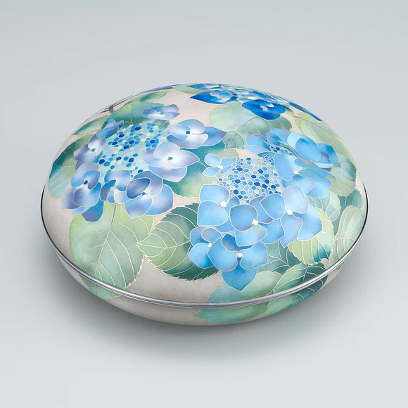 Cloisonne Covered Vessel "Hydrangea"