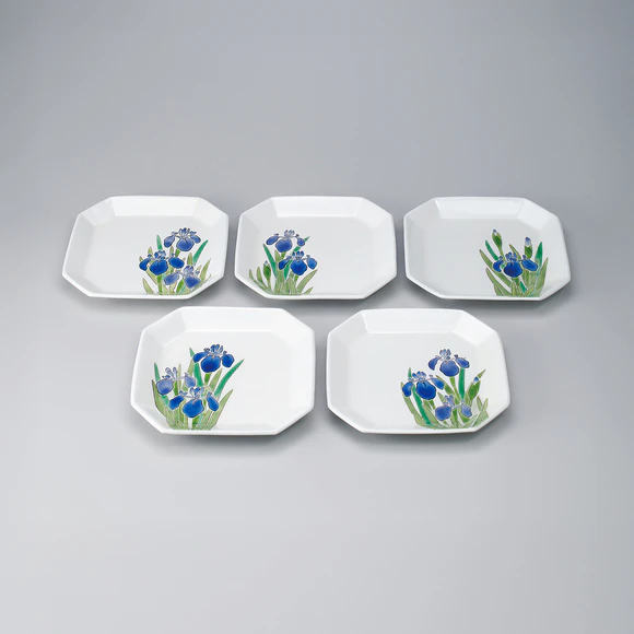 Set of Plates with Overglaze Enamel and Kakitsubata (Iris) Design