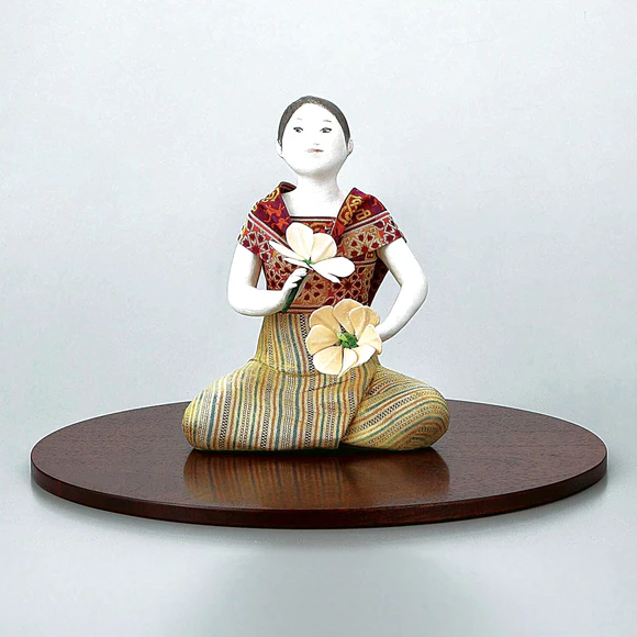 Formed with Tōso and Covered with Cloth and Paper "Preparation for Sending Off"