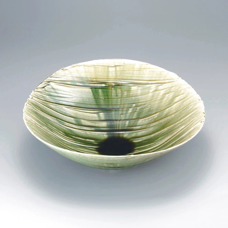 photo Bowl with Green Glaze "Clear stream"