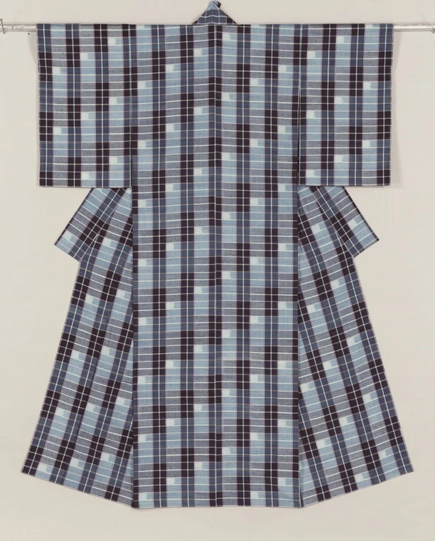 photo Kimono of Tsumugi "Futo (Winter Waves)"