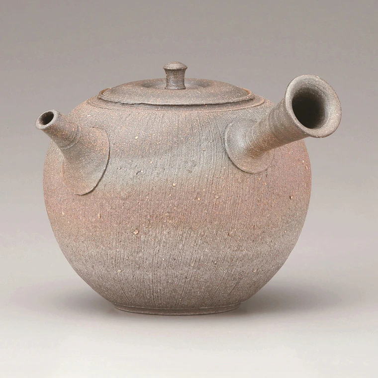 photo Teapot with High-fired Kiln Effects, Nanban and Line Pattern