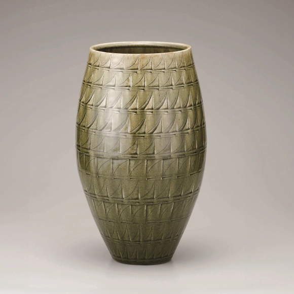 Flower Vessel with Ash Glaze and Curved Line in Engraving