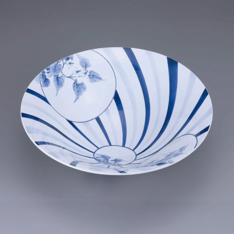photo Bowl with Underglaze Blue and Fish Mint Design