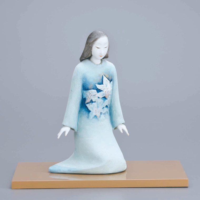 photo Wood Sculpture Covered with Cloth and Polychromied "Light of spring"