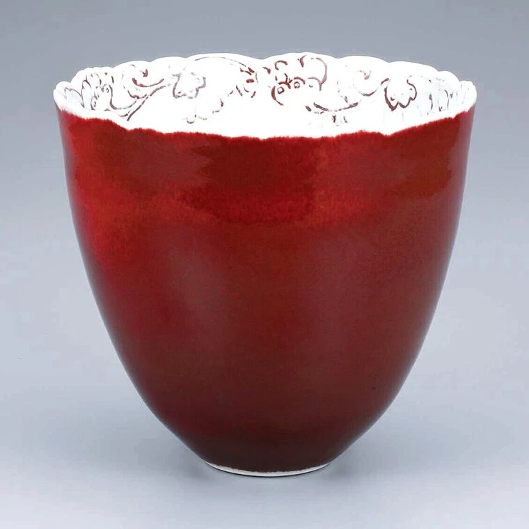 photo Flower Vase with Shinsha (Copper Red), Underglaze Copper Red and Lace Design