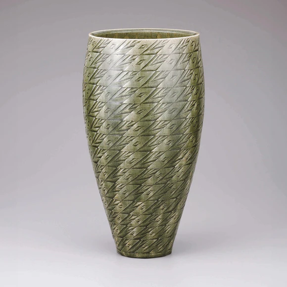 Flower Vessel with Ash Glaze and Curved Line in Engraving