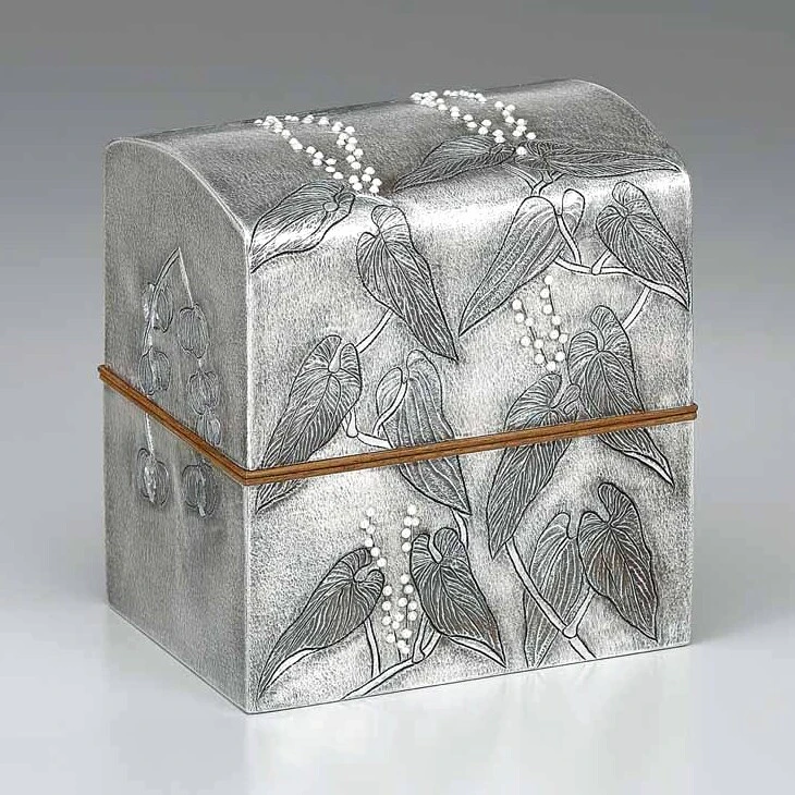 photo Silver Small Box in Shape of Yam