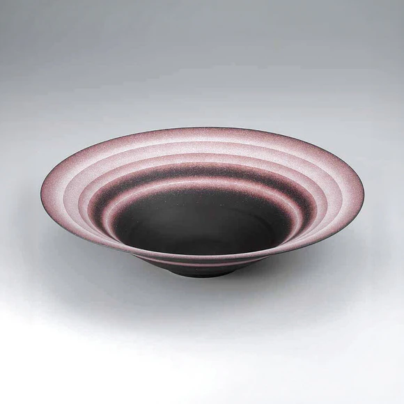Bowl with Dawn Color Decoration and Ring Design