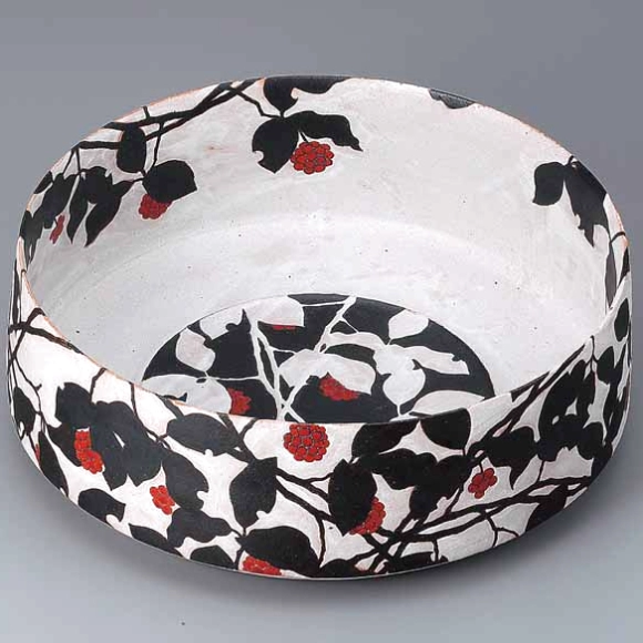 Large Bowl with Underglaze Iron Painting and Glaze in Kakewake Style "Narihira"