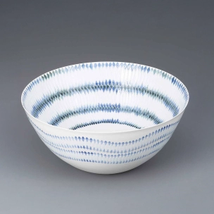 Large Bowl with Design in Underglaze Blue and Yū-hajiki
