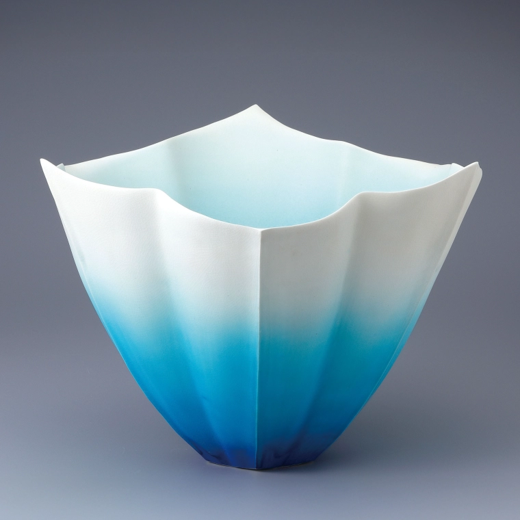 写真：青釉花器