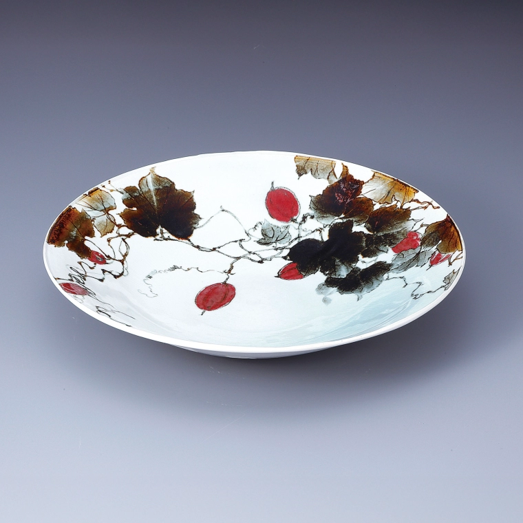 photo Large Dish with Snake Gourd Design