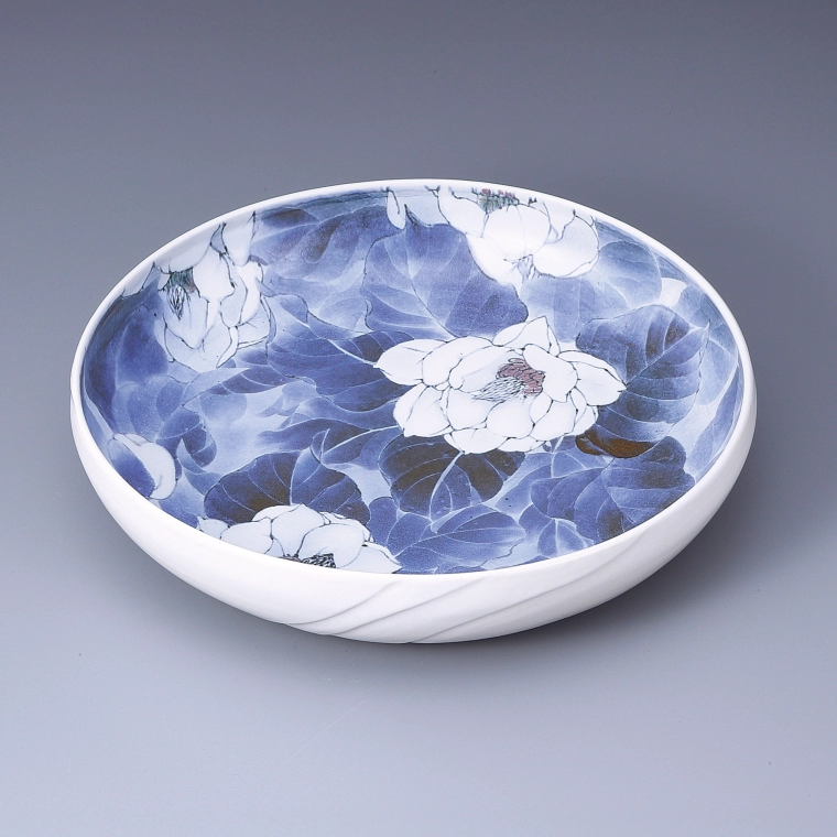 photo Large Dish in Underglaze Blue "Magnolia Sieboldii"