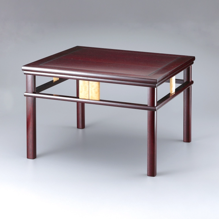 写真：唐木拭漆方卓