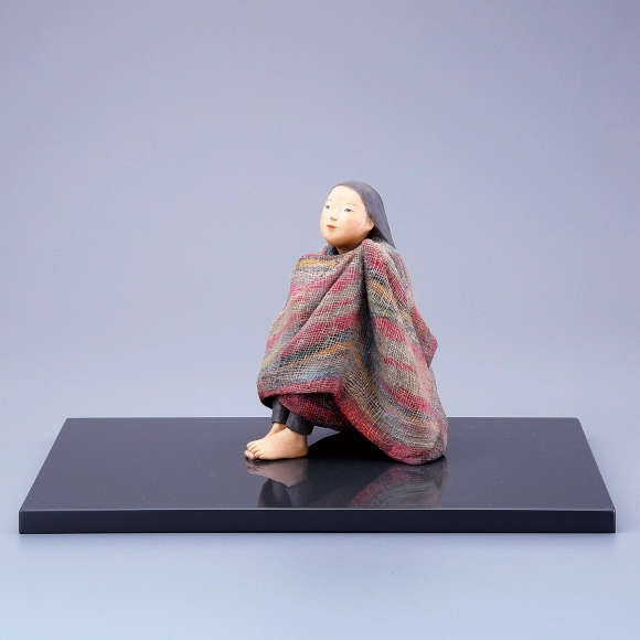 Formed with tōso and covered with cloth and paper "Faraway"