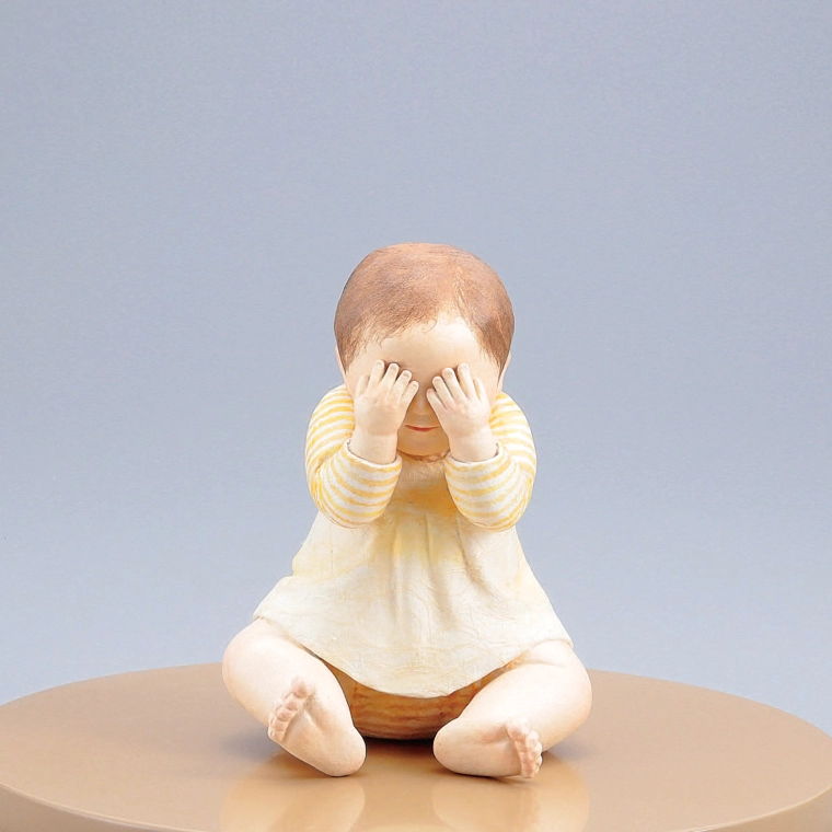写真：木芯桐塑紙貼「幼子」