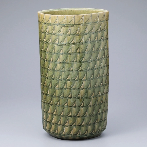 Flower Vessel with Ash Glaze and Curved Line in Engraving
