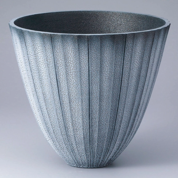 Shino deep blue flower Vessel