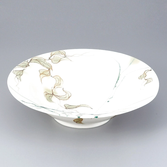 Bowl with Leaf Design in Underglaze Iron Painting and Tsutsugaki