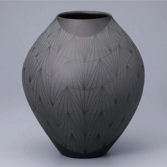 Banko Black Jar with Line Engraved Design
