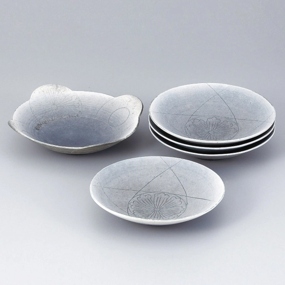 Set of Bowl with Charcoal Finish and Engraved Line Design ‐ Re.SANAGE ‐