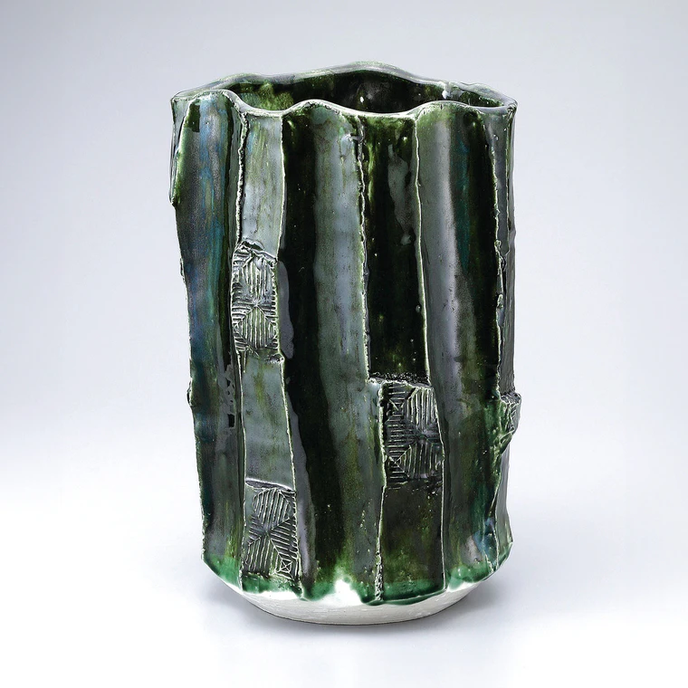 photo 織部面取り花器