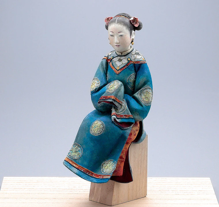 photo Doll Formed with Tōso Over Wooden Core and Covered with Paper "Early Evening in Spring"