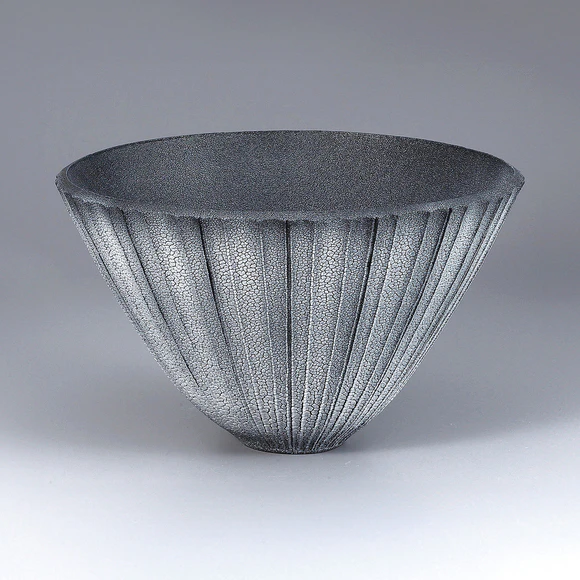 Shino deep blue flower Vessel