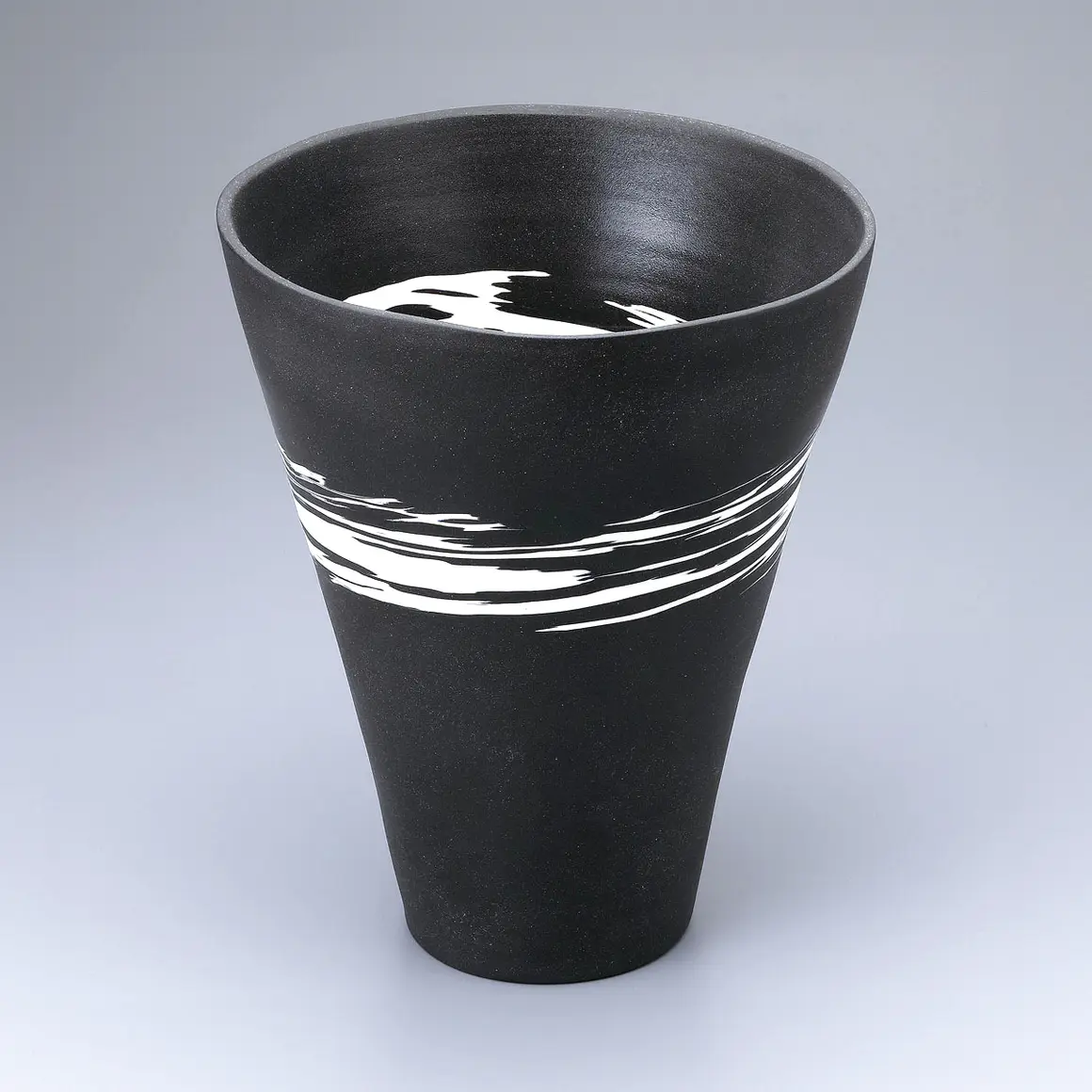 大清光緒年製 底款 彩絵 黒地 百花不落地 萬寿無疆 文様 碗 古董品 古い陶磁 m_2x_55_P09_033.jpg.webp
