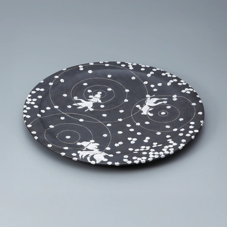 photo Large Plate with Iron Underglaze, Kake-wake and Glaze Painting "Flower raft"