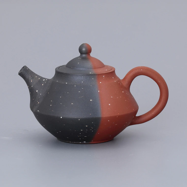 写真：梨皮朱泥嵌蓋窯変茶銚