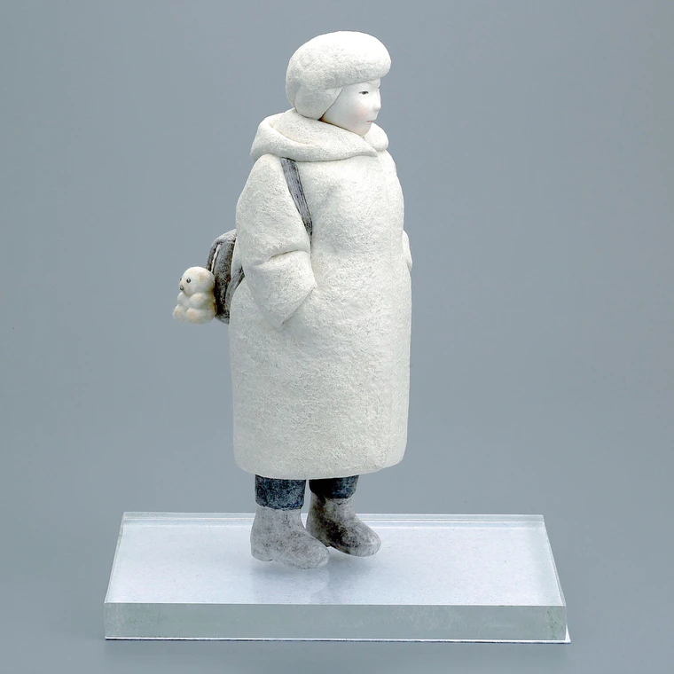 photo Formed with Tōso Over Wooden Core and Covered with Cloth and Paper "Snowy Morning"