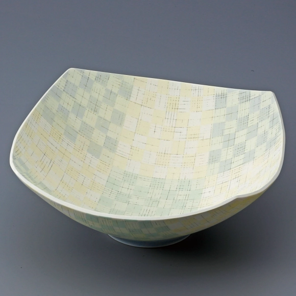 Square Bowl with Lattice Design 