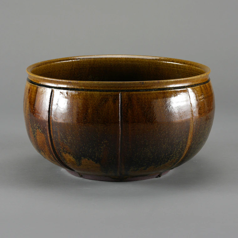 photo Large Old Style Mino Bowl