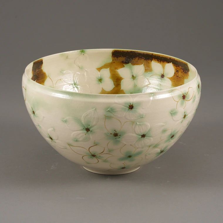 photo Bowl with Design in Underglaze Iron and Copper "Dogwood"