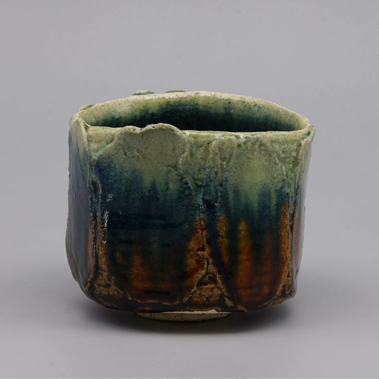 photo Tea Bowl with Three Color Glaze Decoration